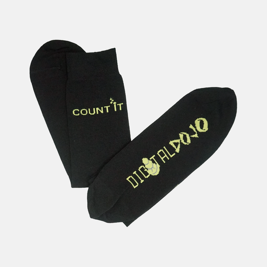 Socken mit Digital Dojo-Motiv